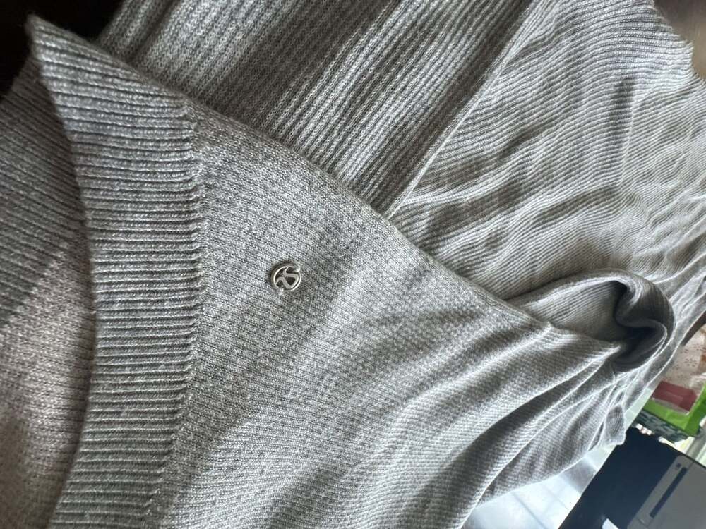 Lululemon Gray Ribbed Knit Long Sleeve Open Front Wrap Sweater with Thumbholes